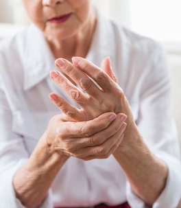 man with shoulder pain